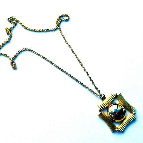 Vintage circle pendent necklace - Picture 3 of 3
